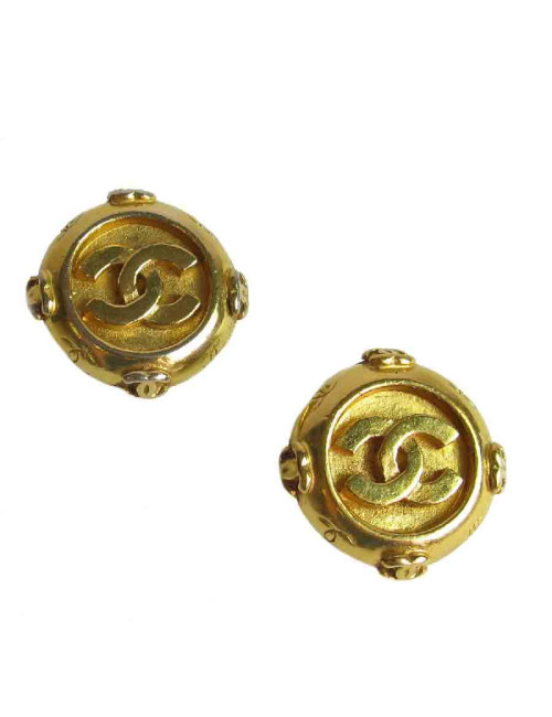 CHANEL Vintage clip-on earrings in gilt metal