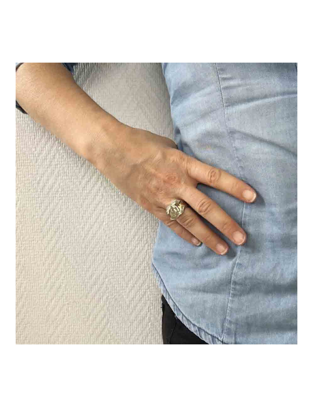 Bague CHANEL T 51 CC mappemonde en métal doré