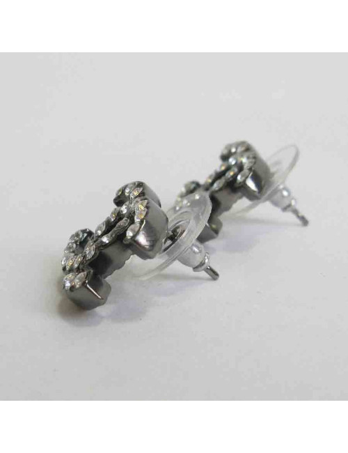 Boucles d'oreille CHANEL "CC" strass et métal ruthénium 