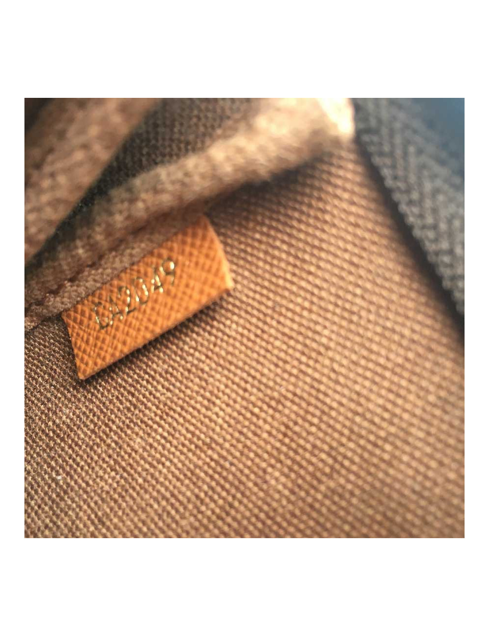 Mini pochette LOUIS VUITTON "Wardrobe Trunks" en toile monogram marron