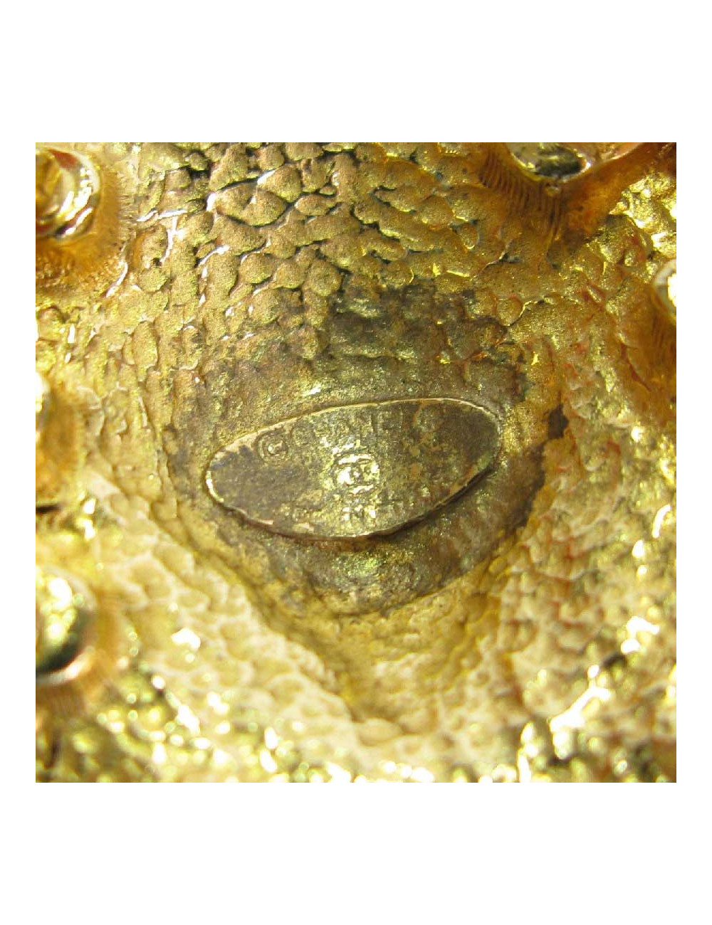 Collier ras de cou CHANEL tête de Lion vintage en métal doré