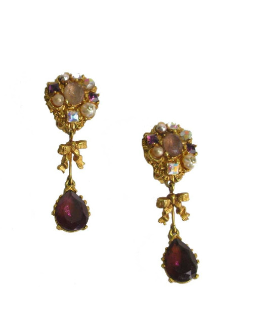 Boucles d'oreille clips CHRISTIAN LACROIX pendantes en métal doré et pierres fantaisies