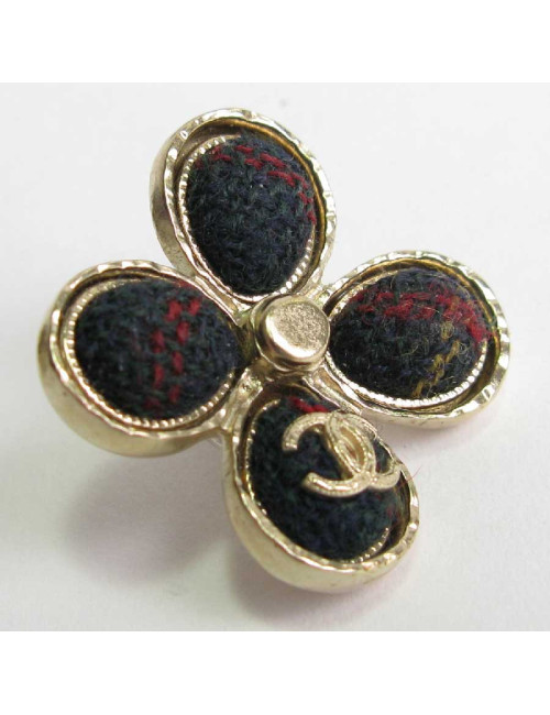 CHANEL clover stud earrings 'Paris Edinburgh' in gilt metal and multicolored tweed 