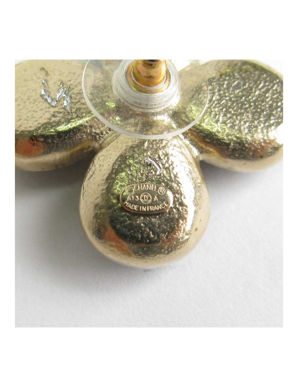 Boucles d'oreille clous CHANEL 'Paris Edimbourg' en tweed multicolore