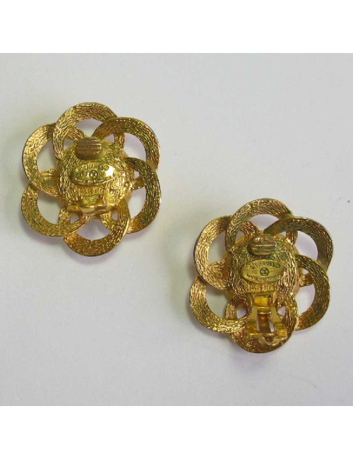 CHANEL Couture Vintage clip-on earrings in gilt metal and pearl