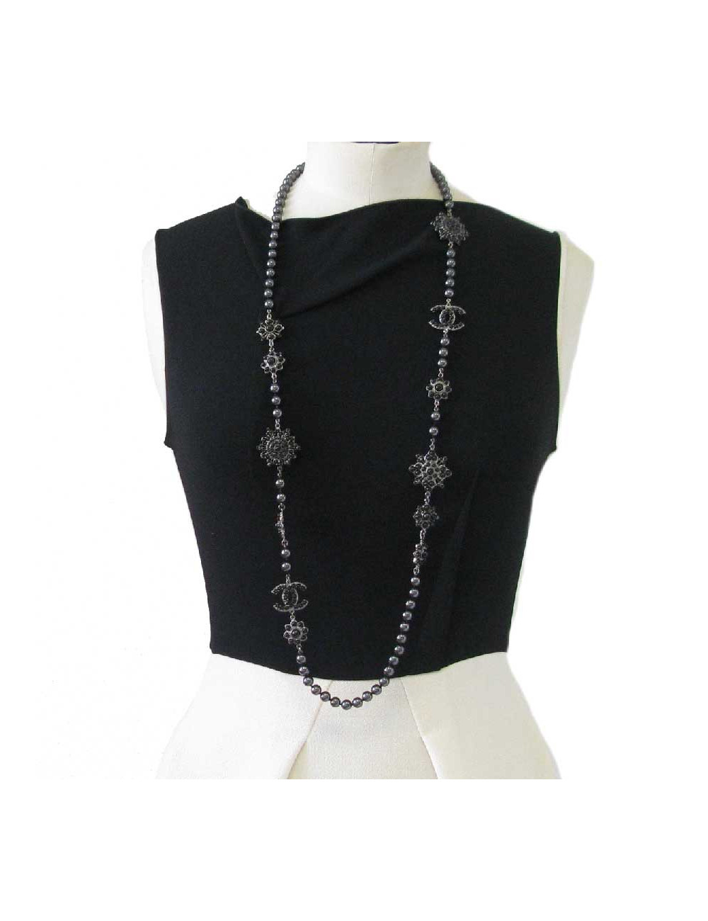 Sautoir CHANEL perles noires