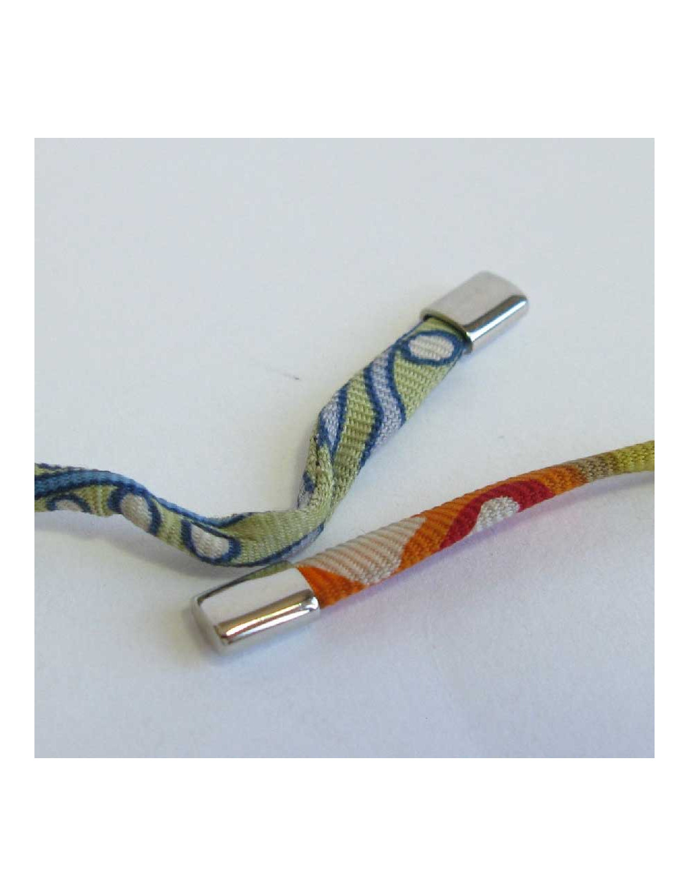 E.S Collier-bracelet "Bombe" HERMES lien en soie multicolore