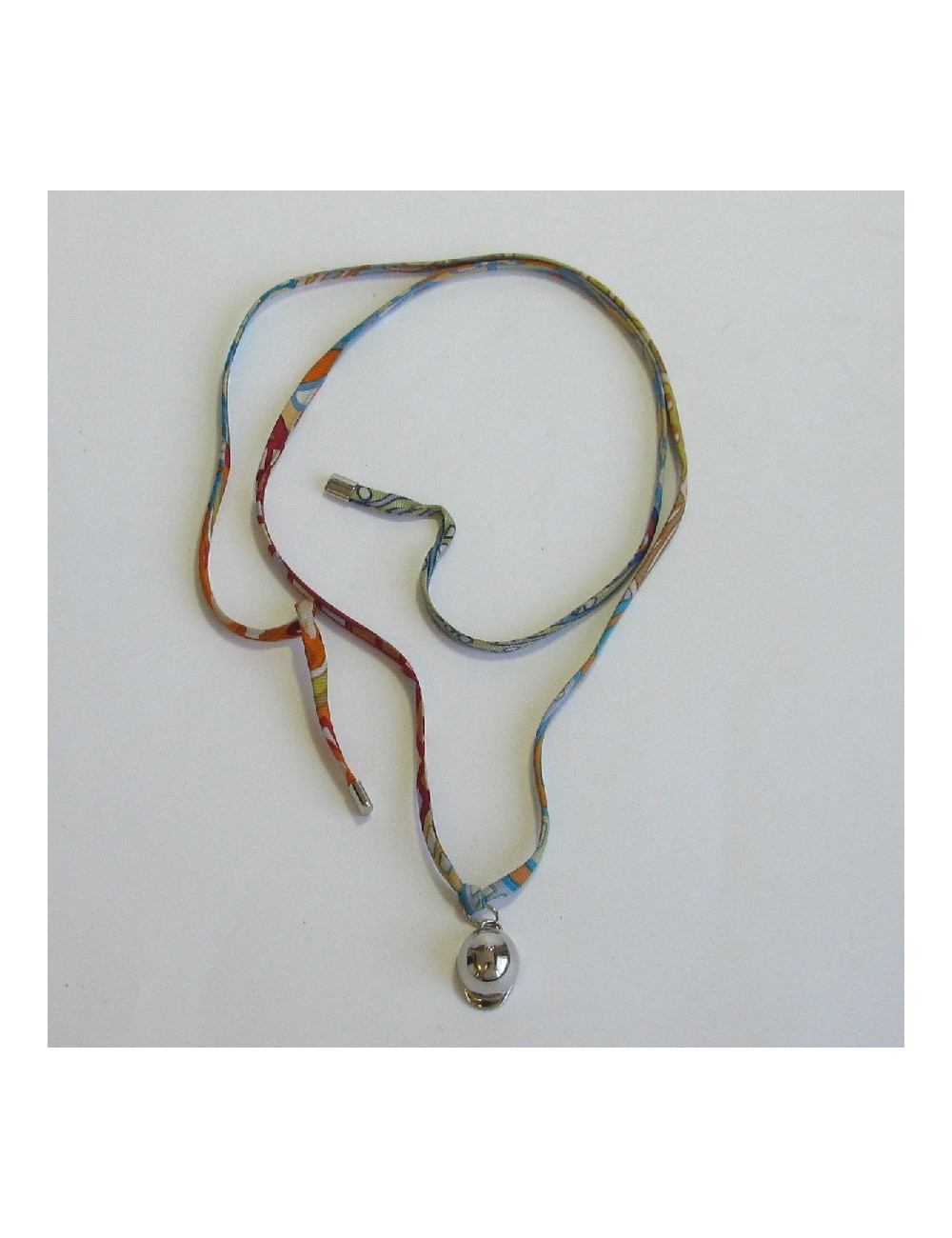 E.S Collier-bracelet "Bombe" HERMES lien en soie multicolore