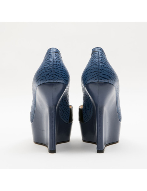 Escarpins T39 BALLY cuir bicolore bleu et noir