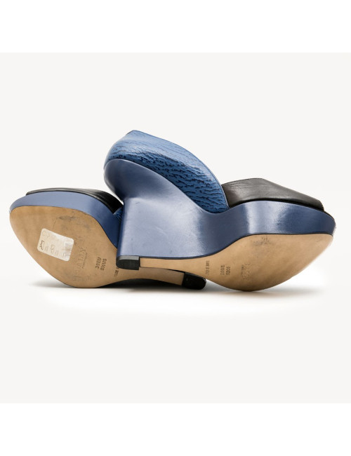 Escarpins compensés T39 BALLY cuir bicolore bleu et noir