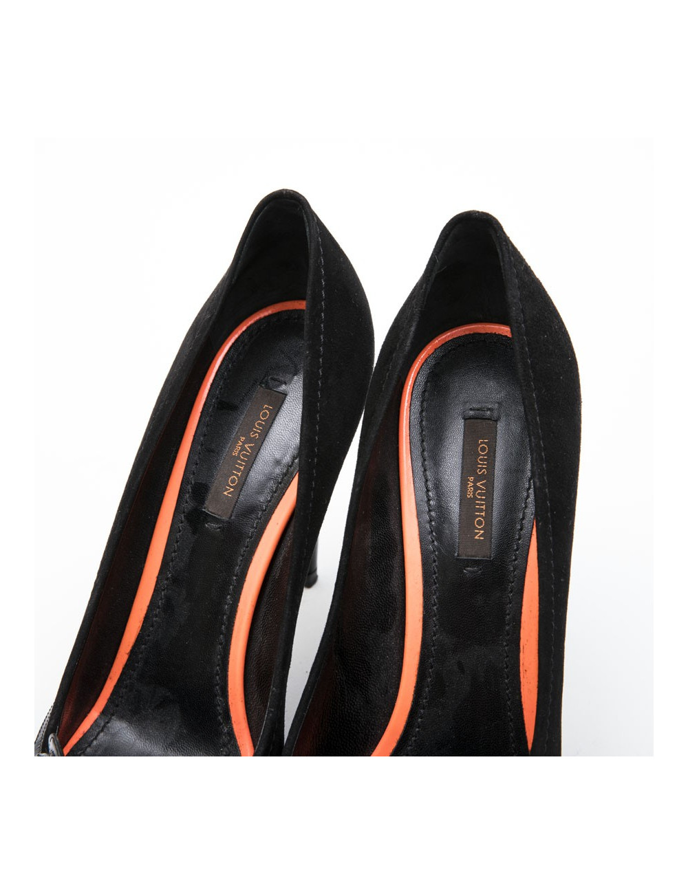 Escarpins T 39 LOUIS VUITTON en veau velours noir 