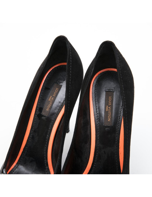 Escarpins T 39 LOUIS VUITTON en veau velours noir 