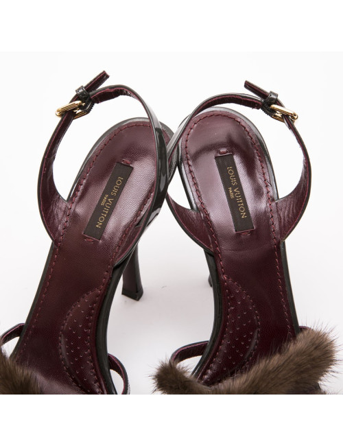 Sandales hautes T 39 LOUIS VUITTON avec bandes vison