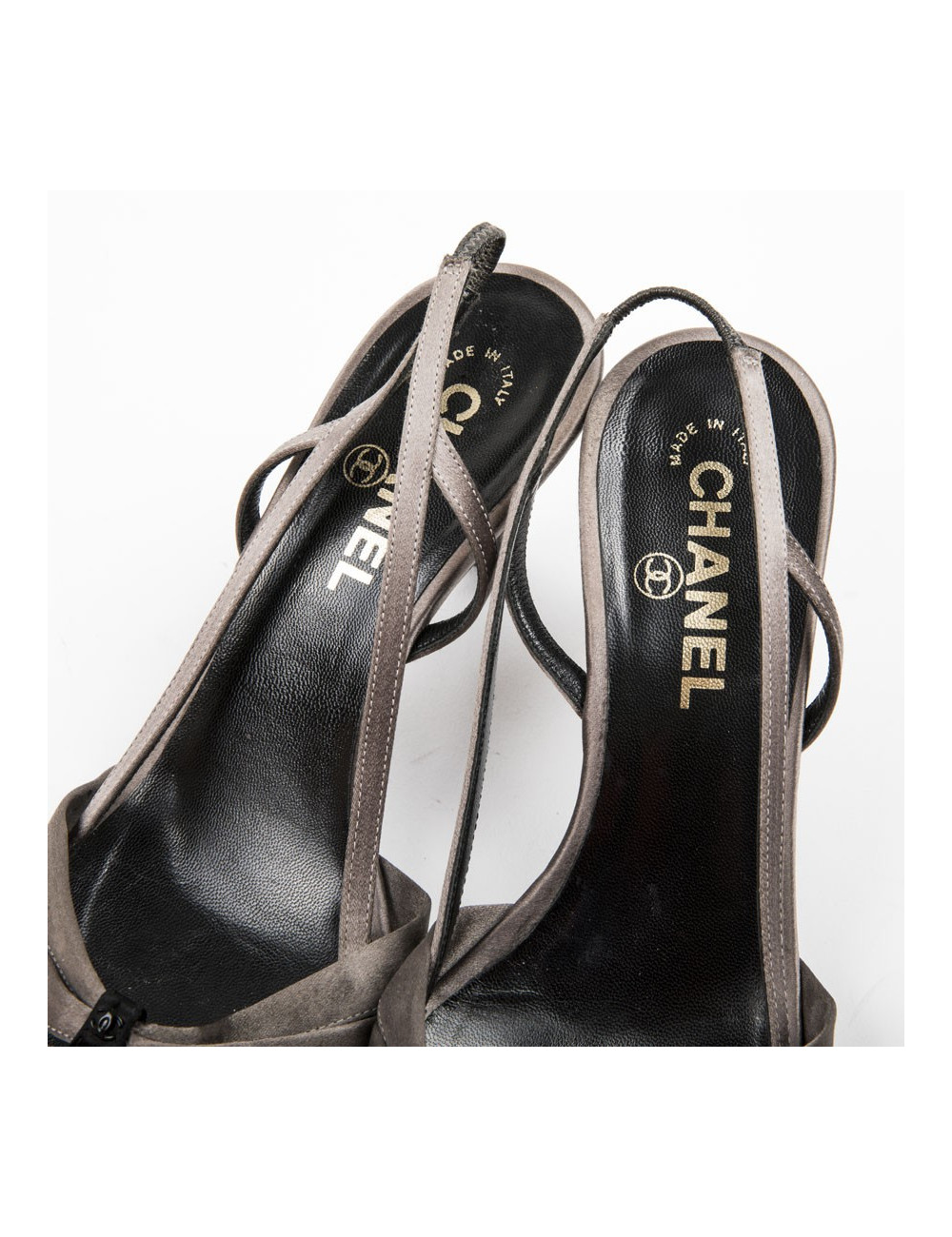 Escarpins T 38.5 CHANEL bicolores