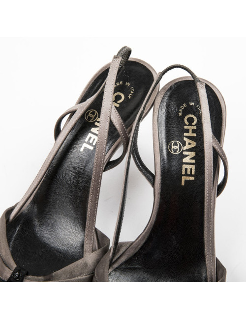 Escarpins T 38.5 CHANEL bicolores