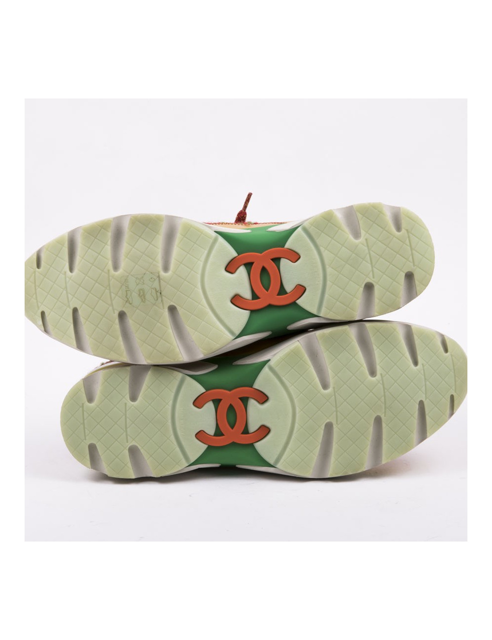 Baskets t 39 CHANEL multicolores