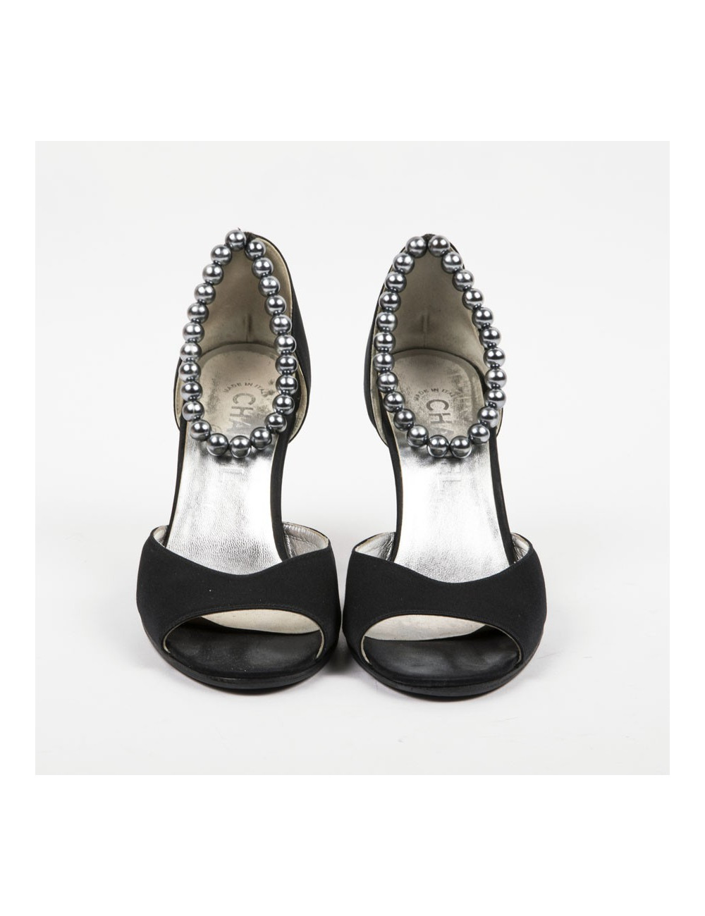 CHANEL high heels in black duchess satin and pearls size 37FR