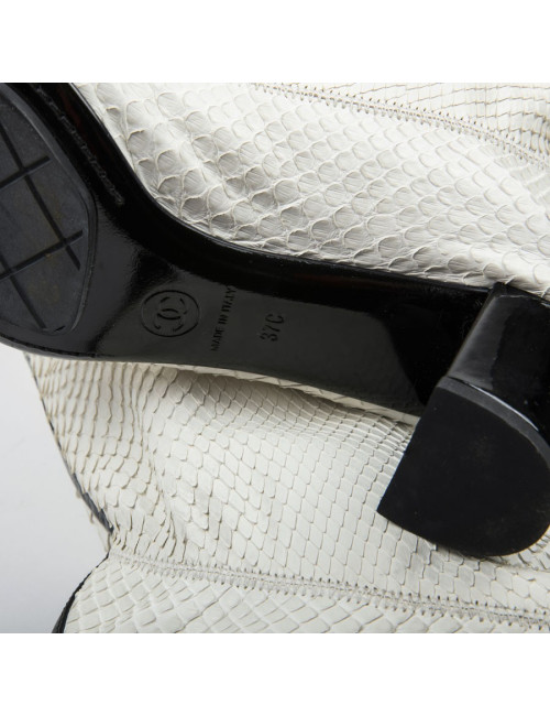 Cuissardes T 37 CHANEL en python blanc