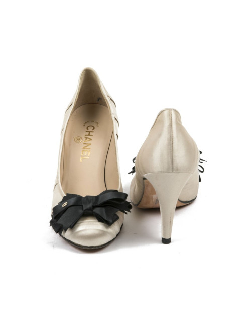 escarpins T 37.5 CHANEL satin duchesse beige et noir