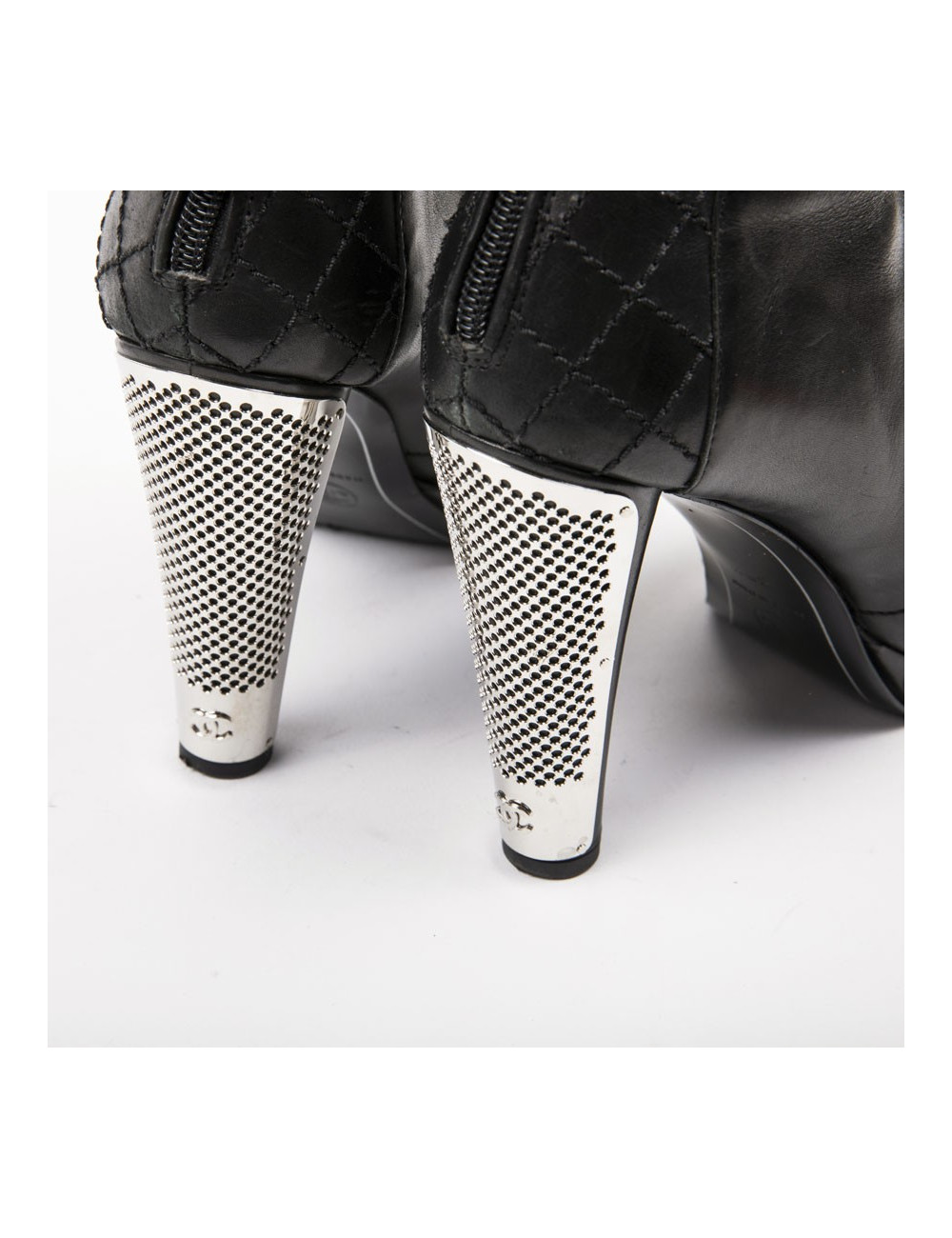 CHANEL boots Size 39.5 in black lambskin leather and palladium metal grille 