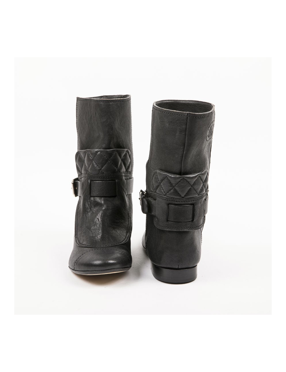 Boots T 37.5 CHANEL cuir de veau noir vieilli 