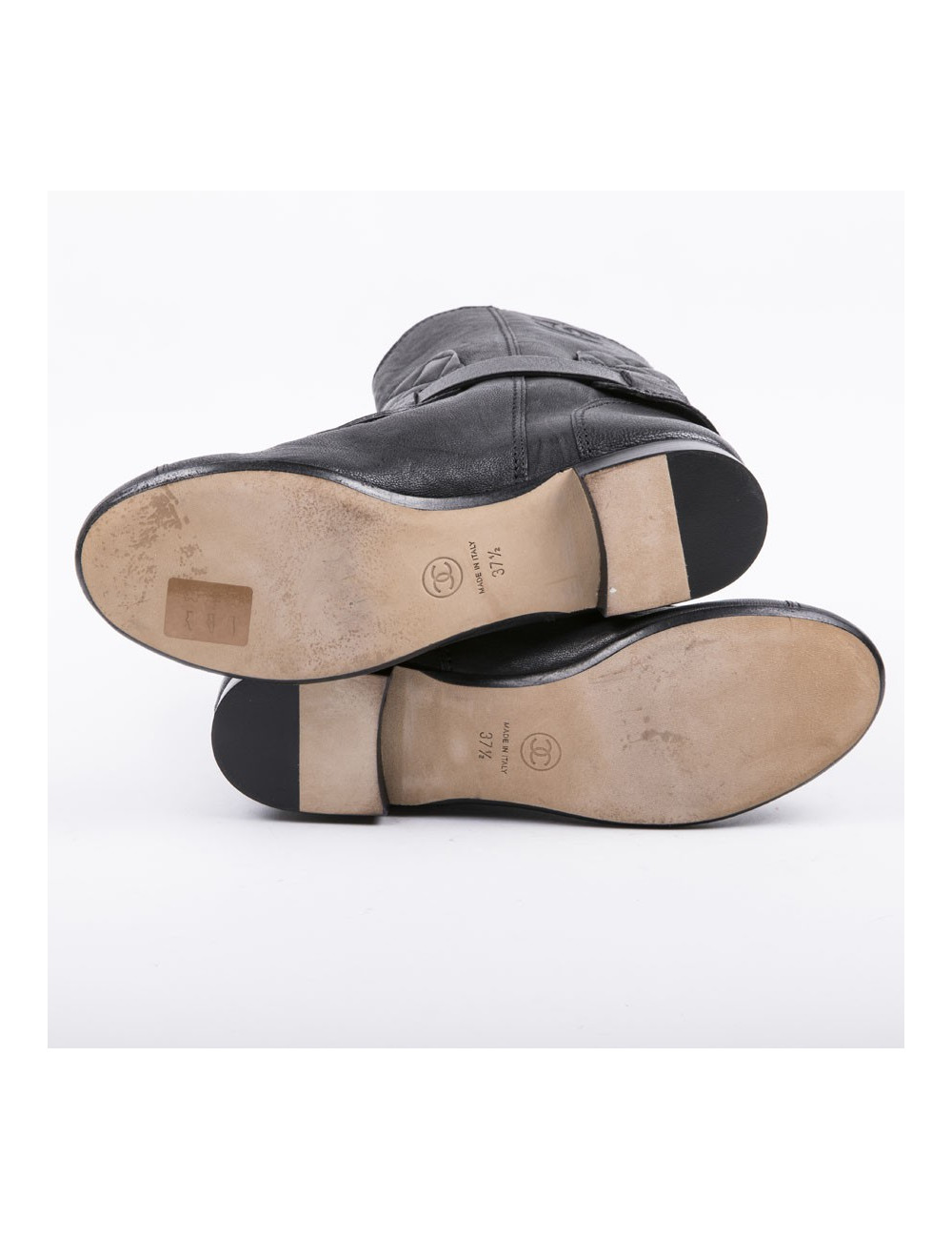 Boots T 37.5 CHANEL cuir de veau noir vieilli 