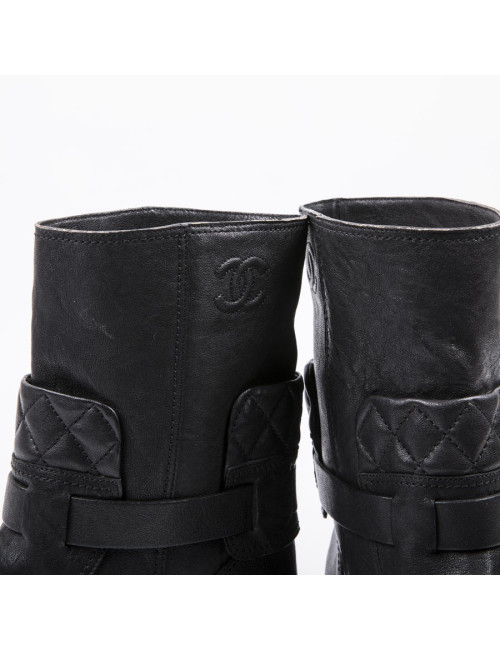 CHANEL boots size 37.5FR in Black aged leather