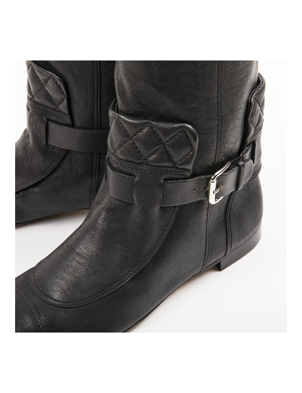 Boots T 37.5 CHANEL cuir de veau noir vieilli 
