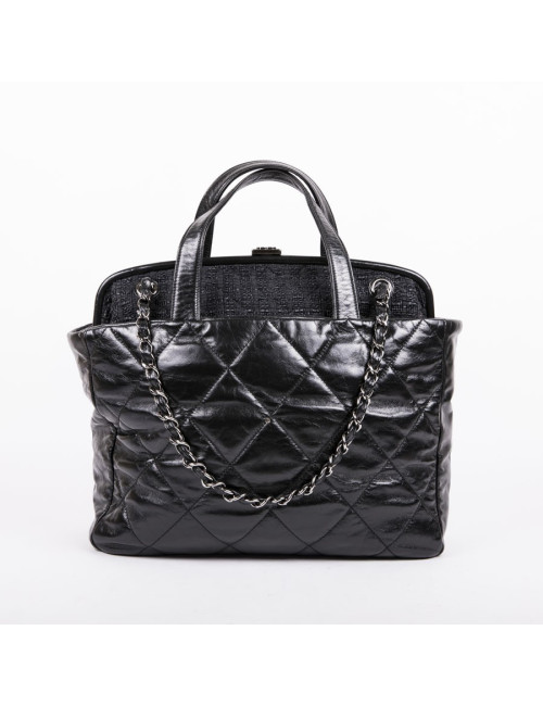 CHANEL Portobello bag in aged black quilted leather and dark gray tweed