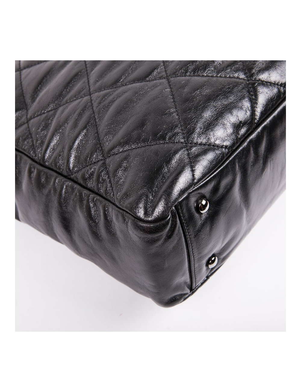 Sac CHANEL en cuir matelassé noir vieilli et tweed gris foncé