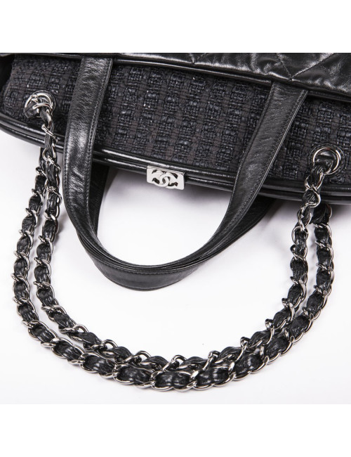 CHANEL Portobello bag in aged black quilted leather and dark gray tweed