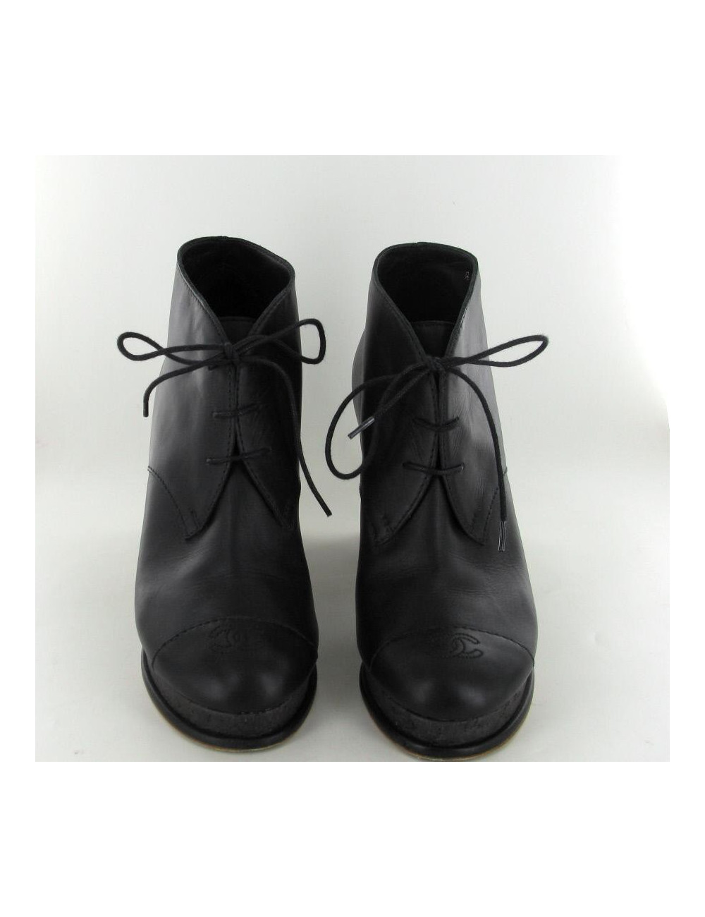 Bottines T37 CHANEL cuir veau noir