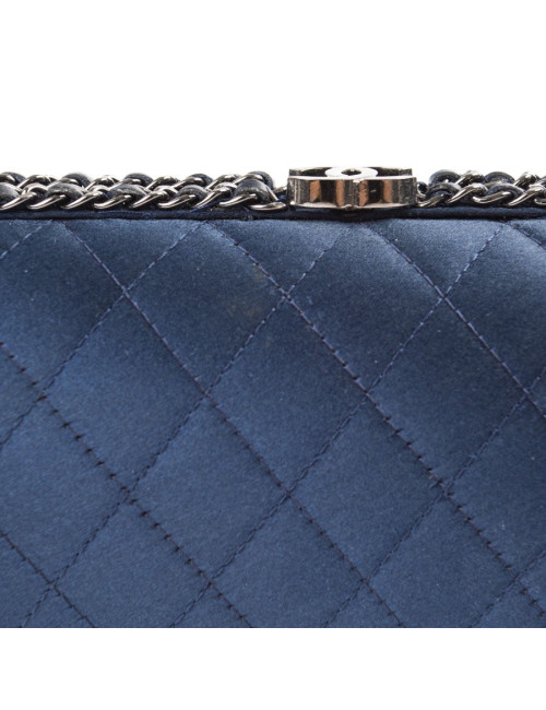 Sac minaudière CHANEL satin de soie bleu nuit