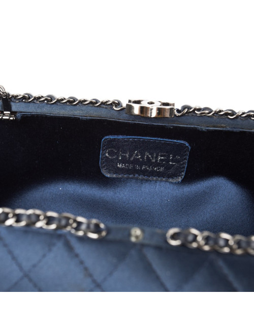 Sac minaudière CHANEL satin de soie bleu nuit