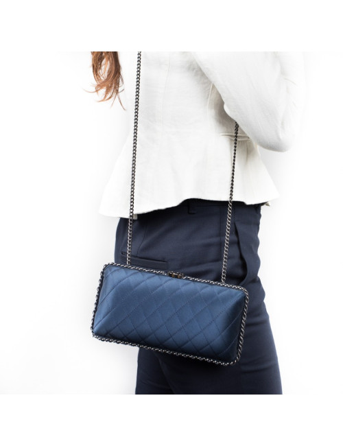 Sac minaudière CHANEL satin de soie bleu nuit