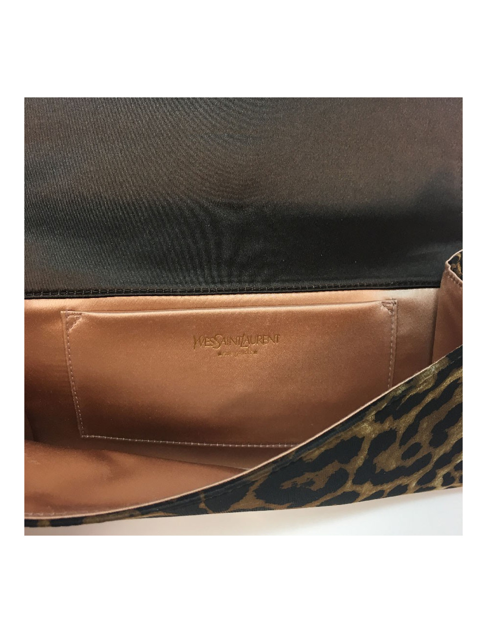 E.S Pochette YSL YVES SAINT LAURENT rive Gauche satin imprimé Léopard