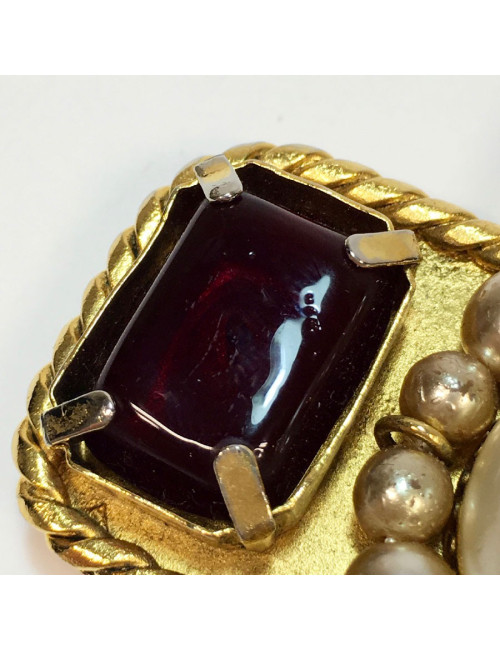 CHANEL Couture gilt brooch with molten glass and pearls