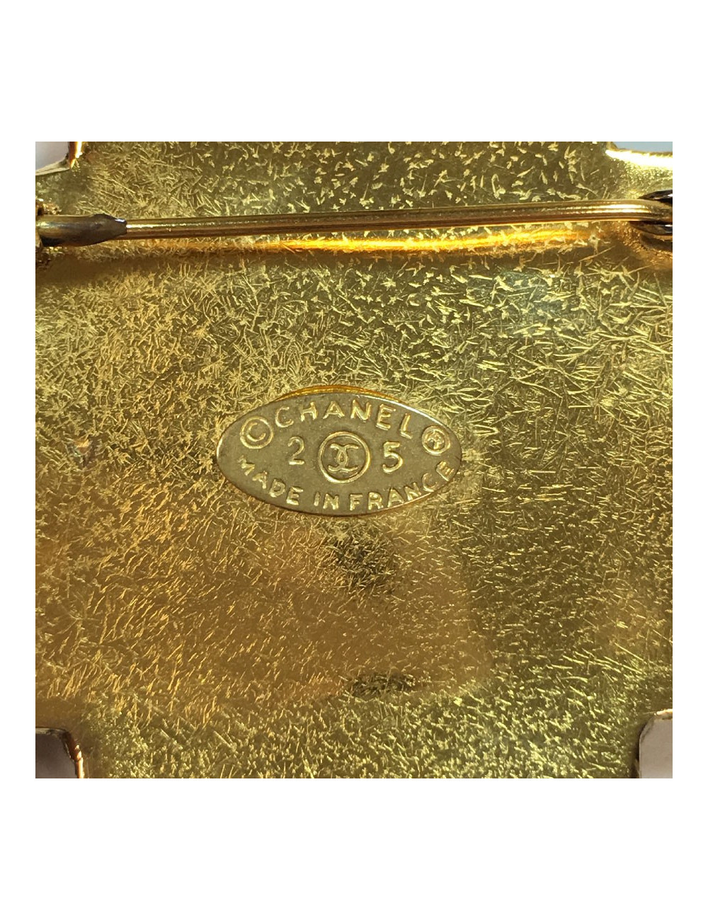 CHANEL Couture gilt brooch with molten glass and pearls