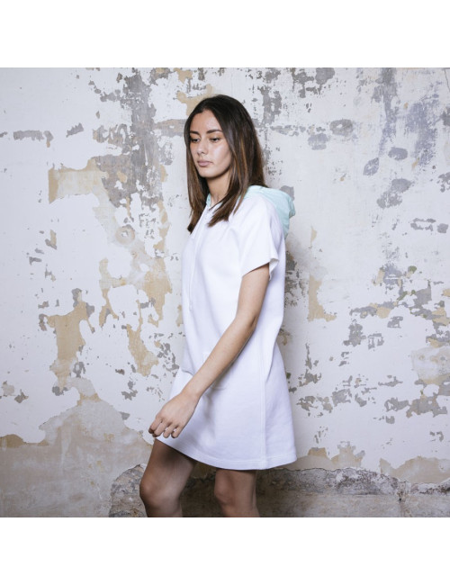 Robe sweat COURREGES blanche et capuche verte