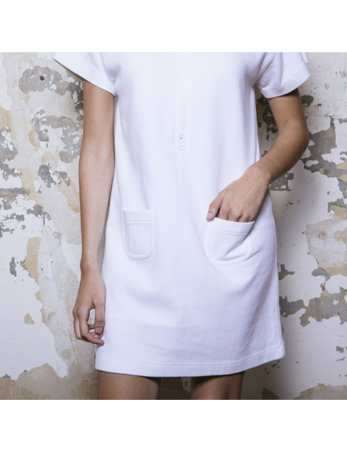 Robe sweat COURREGES blanche et capuche verte