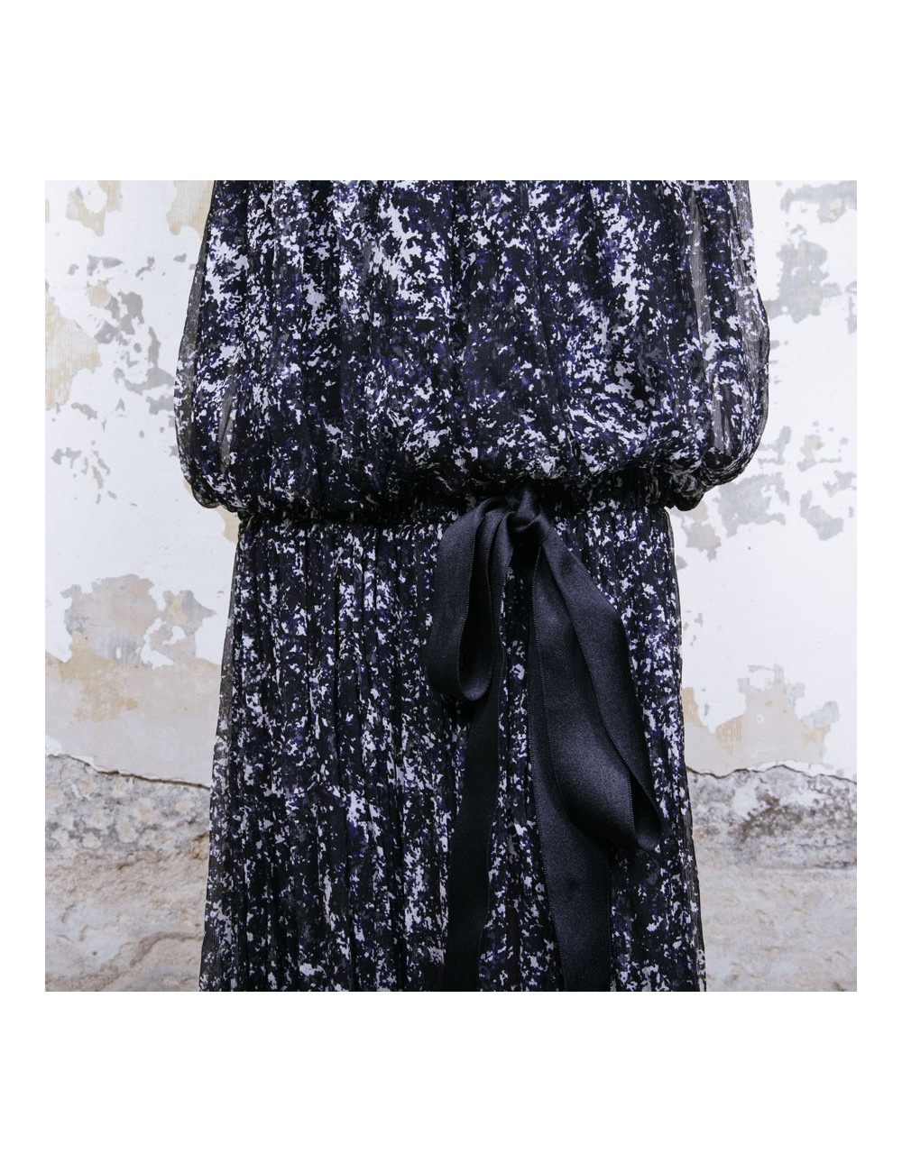 Robe longue du soir CHANEL T 34 en soie imprimée bleue et blanche