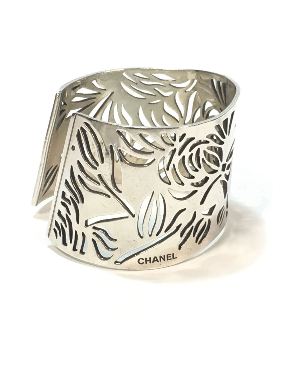 CHANEL 'camellias' cuff bracelet in sterling silver