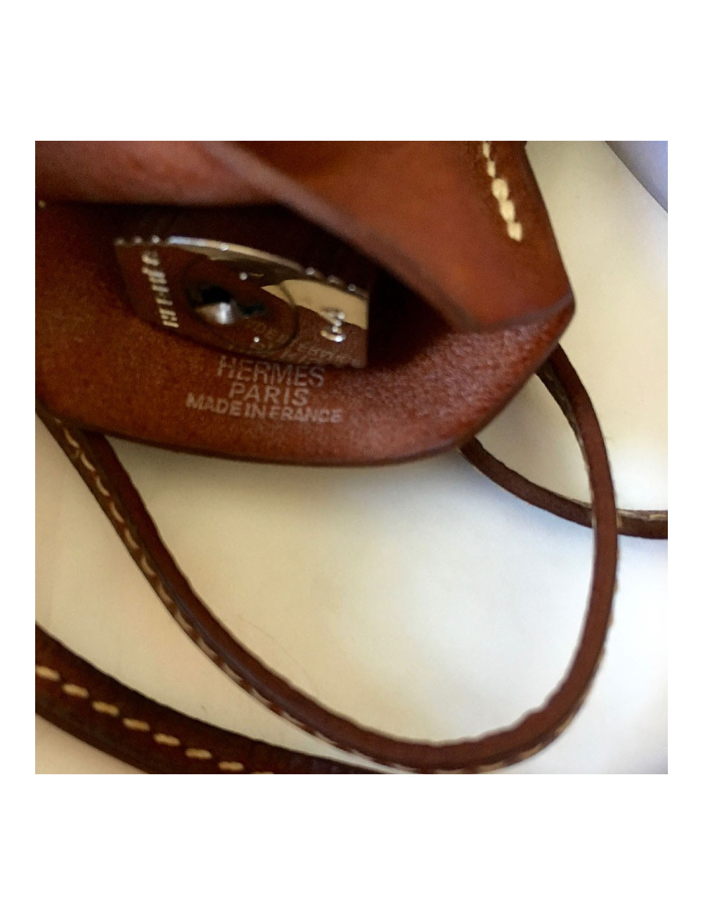 Collier cadenas HERMES cuir veau barénia