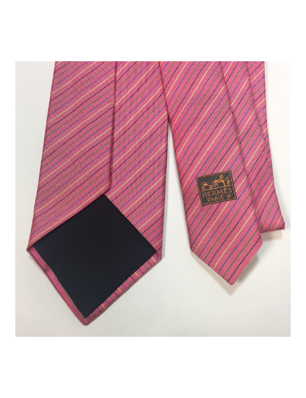 Cravate HERMES soie rose