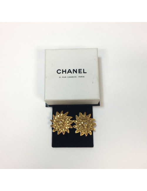 Boucles d'oreille CHANEL lion en métal doré 