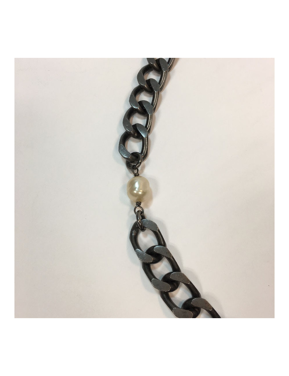 Ceinture sautoir CHANEL perles et métal ruthénium