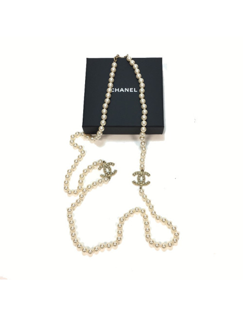 Sautoir CHANEL perles nacrées et "CC"