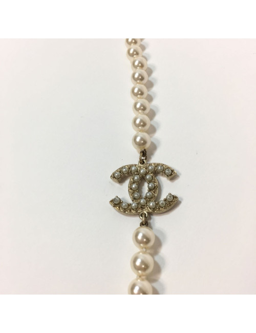 Sautoir CHANEL perles nacrées et "CC"