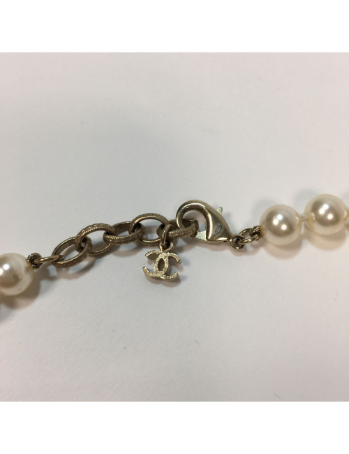 Sautoir CHANEL perles nacrées et "CC"