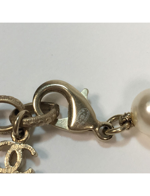 Sautoir CHANEL perles nacrées et "CC"